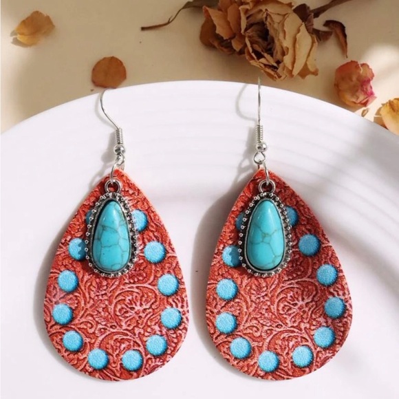 “Southwestern Teardrops” Turquoise Ornate Floral Blue Spotted Cowgirl Earrings - Picture 4 of 6